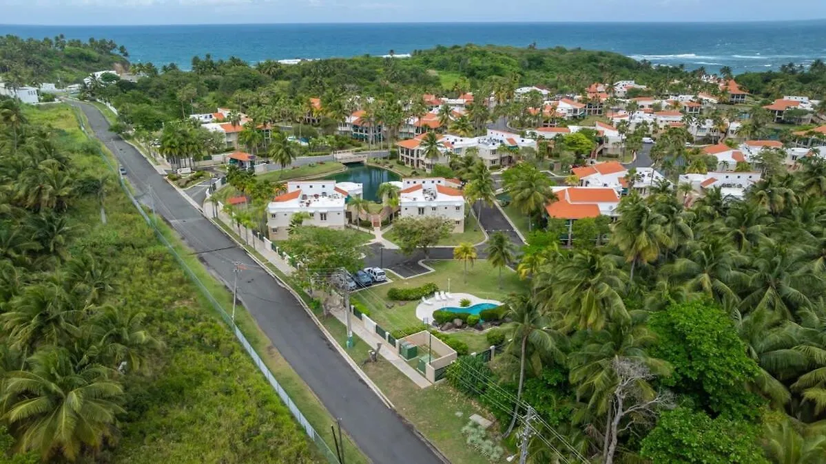Upscale Villa In Gated Community Beach Access Yari Vega Alta